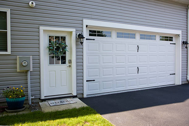 24/7 Emergency Garage Door Panel Replacement experts in Camilla, GA